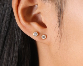 Stud earrings, CZ Round Earrings, Silver Stud, Minimalist