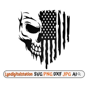 以下が含まれることがあります： アメリカの国旗のデザインが施された頭蓋骨の白黒のグラフィックデザイン。頭蓋骨はギザギザの縁でスタイリッシュにデザインされており、旗は使い古されています。
