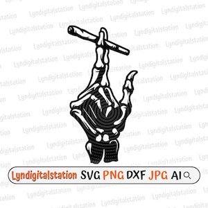 Peut inclure: Graphique en noir et blanc d'une main squelettique tenant une cigarette allumée. La main montre des os détaillés et un motif en spirale dans la paume. Le texte "Lyndigitalstation SVG PNG DXF JPG AI Q" est inclus.