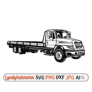 Op de afbeelding: Zwart-witte illustratie van een vrachtwagen met een laadbak. De vrachtwagen heeft een laadbak met een metalen railing en een cabine met een voorruit en een bestuurdersdeur. De vrachtwagen staat op een witte achtergrond.