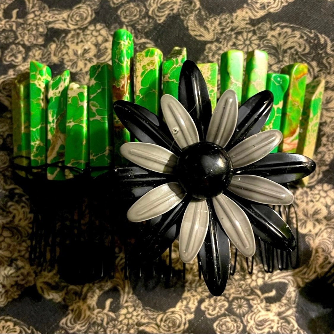 Handmade Upscaled Crystal 60s Flower Power Hair Combs - Etsy display picture 3