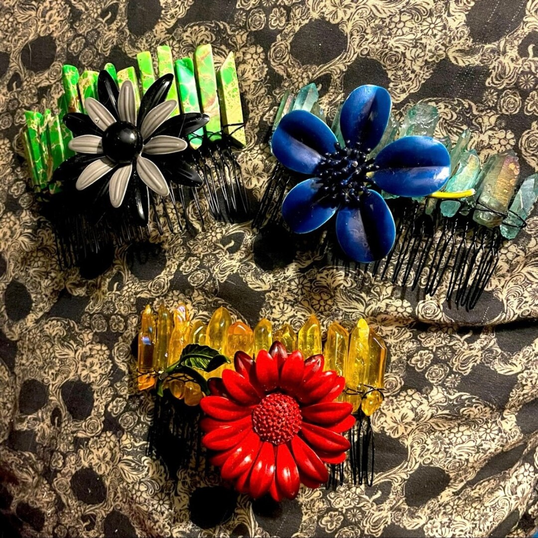 ★?? Handmade Upscaled Crystal 60s Flower Power Hair Combs ??★ Vintage Floral Hair Comb: Upcycled Enamel & Swarovski  main image 3
