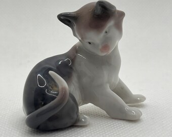 Lladro miniature cat