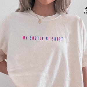 CAMISETA BISEXUAL SUTIL, Camiseta Orgullo Bi, Camiseta Bisexual Divertida, Orgullo Bisexual, Bandera Bisexual, Camiseta Bi Irónica, Merchandising Lgbtq, Camiseta Queer