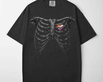 CHEMISE LESBIAN PRIDE, t-shirt graphique saphique vintage, t-shirt squelette avec cage thoracique grunge, coeur drapeau lesbien, lesbienne gothique, chemise Wlw Pride