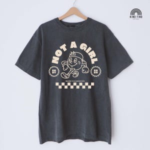 CAMISETA NO BINARIA, Camiseta Enby, Camiseta Not A Girl, Camiseta retro de orgullo no binario, Camiseta Nb, Camiseta Tomboy, El género es una construcción, Genderqueer