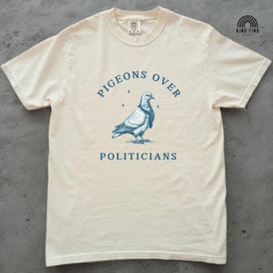 鳩シャツ、政治家の上の鳩Tシャツ、狂った鳥シャツ、面白い政治Tシャツ、鳩好きへのギフト、ランダムな鳥のヴィンテージレトロ