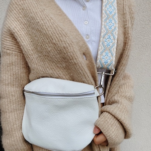 Weiße Bauchtasche Nappaleder mit Leder Schultterrieme,Umhängetasche Crossbody Tasche Gürteltasche mit Breitem Trageriemen, Made in Italy