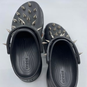 40mm spikes crocs｜TikTok Search