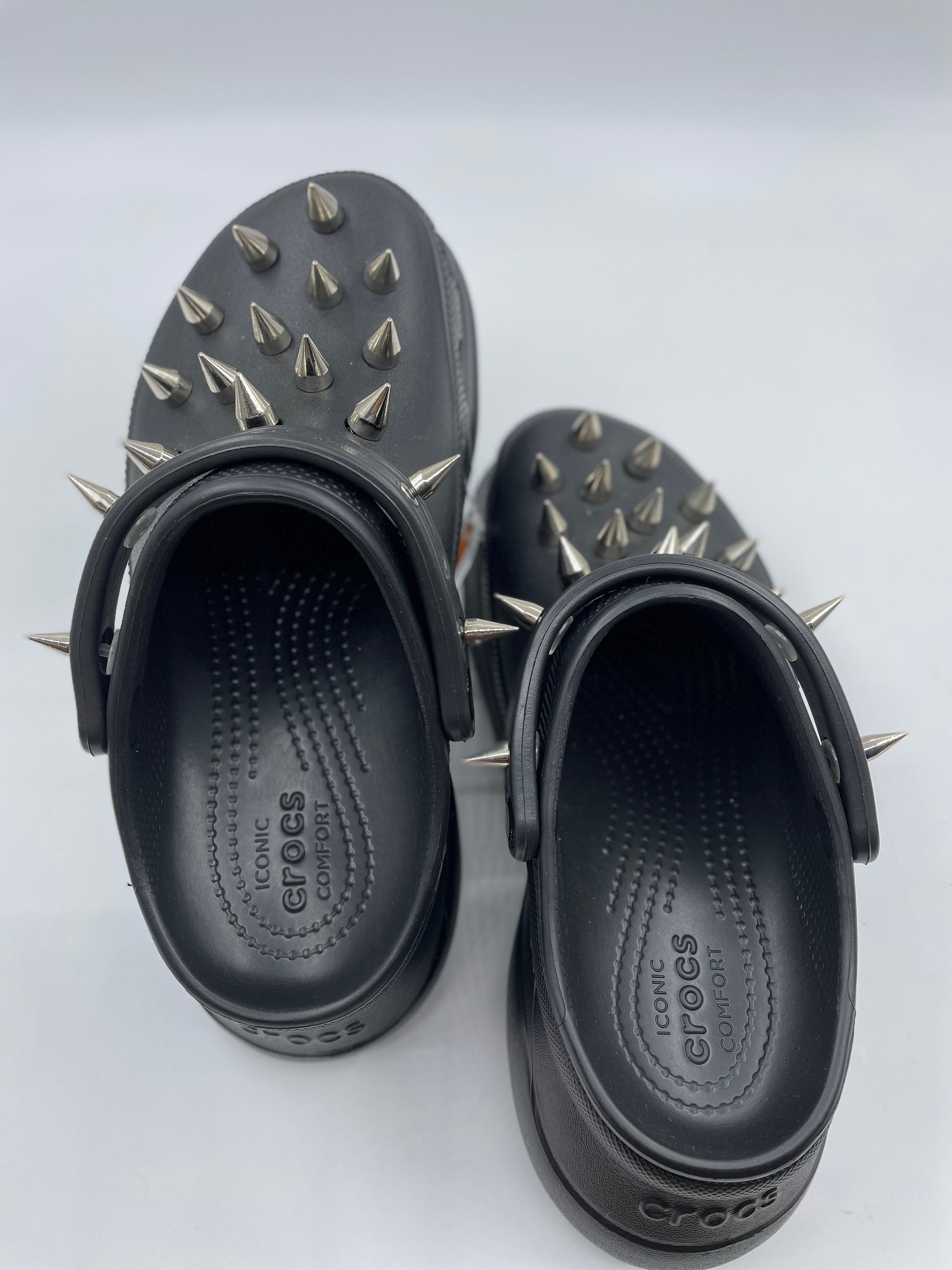 Vintage Metal Punk Croc Charms For Clogs Designer Rivet Chain Decoration  For Kids, Boys, Women, And Girls Perfect Bling Shoe Charms And Gifts DHKW  From Croccharmsletter, $21.56