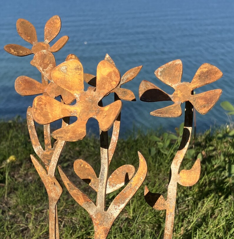 Rustic Metal Flowers Set of 5 Unique Handmade Rusty Etsy
