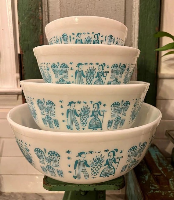 Amish Butterprint Pyrex Mixing Bowl Set - Etsy