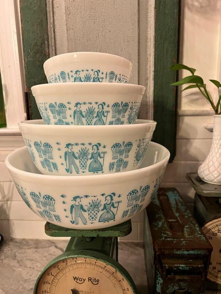 Amish Butterprint Pyrex Mixing Bowl Set - Etsy