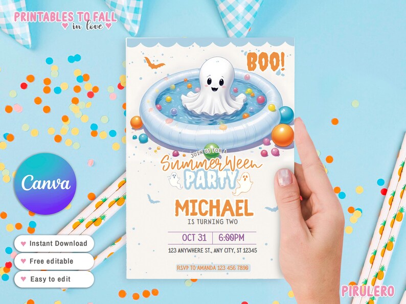 Op de afbeelding: Een blauwe en witte uitnodiging voor een Summerween-feest. De uitnodiging toont een spook in een zwembad met kleurrijke ballen. De tekst op de uitnodiging luidt "Join us for a Summerween Party", "Michael wordt twee", "31 oktober 18:00 uur", "123 Anywhere St., Any City, ST 12345", en "RSVP naar Amanda 123 456 7890".