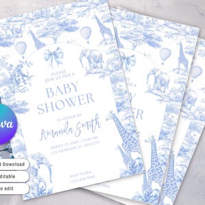 Puede incluir: Invitaciones para baby shower con un dise&ntilde;o de animales de safari en azul y blanco. Las invitaciones presentan jirafas, elefantes y globos aerost&aacute;ticos. El texto de la invitaci&oacute;n dice "Baby Shower" e incluye el nombre, la fecha, la hora y el lugar del homenajeado.