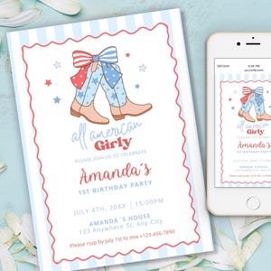 Puede incluir: Una invitaci&oacute;n para el 1er cumplea&ntilde;os de Amanda. El dise&ntilde;o presenta botas de vaquero con un lazo rojo, blanco y azul. El texto dice "all american Girly" e incluye los detalles de la fiesta.