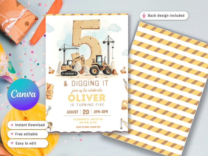 Pu&ograve; includere: Un invito per una festa di compleanno a tema costruzioni. L'invito presenta un grande numero 5, veicoli da cantiere e la scritta "& Digging It". Il retro &egrave; un motivo a strisce diagonali gialle e marroni.