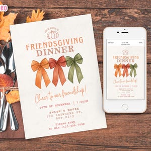 Puede incluir: Una invitación a una cena de Acción de Gracias con amigos con lazos de acuarela naranja, rojos y verdes. La invitación incluye el texto "Cheer to our friendship!" y los detalles del evento. Un smartphone muestra el mismo diseño.