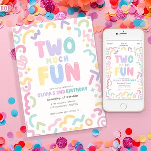 Puede incluir: Una invitación de cumpleaños y un teléfono inteligente que muestra el mismo diseño. La invitación y la pantalla del teléfono dicen "TWO MUCH FUN" en colores pastel. La invitación incluye detalles para el segundo cumpleaños de Olivia, rodeada de confeti colorido.