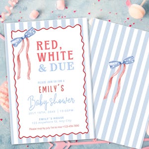 Op de afbeelding: Twee uitnodigingen voor een babyshower met een patriottisch thema. De uitnodigingen hebben een rood, wit en blauw kleurenschema met gestreepte achtergronden en strikillustraties. De tekst op de uitnodiging luidt "Red, White & Due" en "Emily's Baby shower".