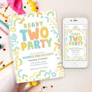 Peut inclure: Une invitation d'anniversaire avec le texte "READY TWO PARTY" en lettres colorées. L'invitation est sur fond blanc avec des confettis et des décorations de fête. Un smartphone affiche la même invitation.