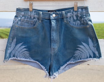 Shorts Cyanotype Cutoff tamanho 8, marca Pretty Little Thing