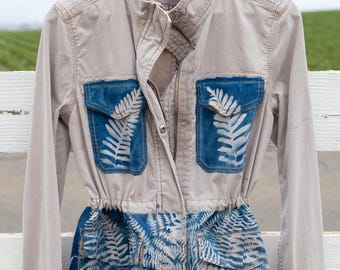 Jaqueta de campo GAP Small Fern Cianotype Bege