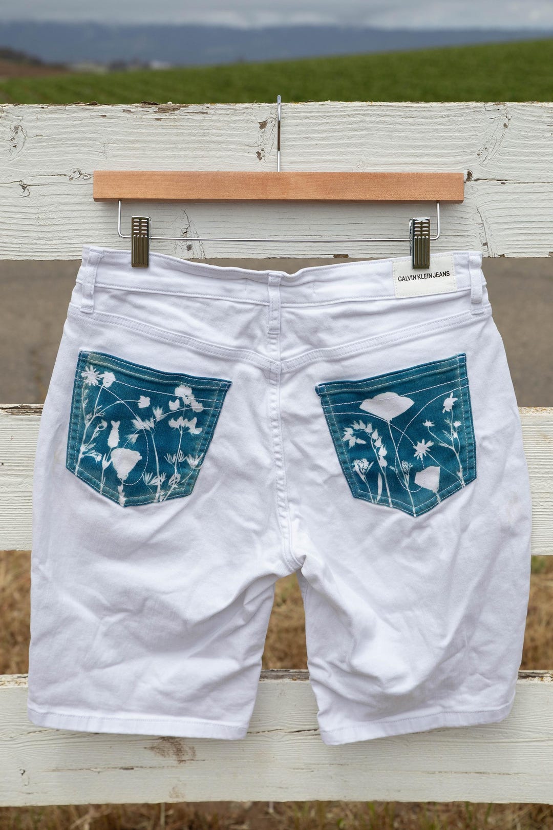 Taglia 10 Calvin Klein Jeans pantaloncini lunghi bianchi con