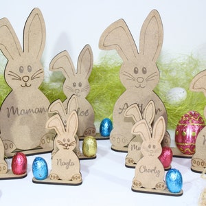Oeuf de Pâques en bois à personnaliser oreilles de lapin lapin.