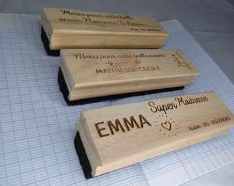 Personalized wooden board brush with 3 engraving choices - For a unique souvenir, intended for the teacher and schoolmaster
