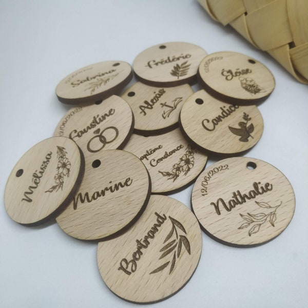 Etiquettes en bois , Etiquettes personnalisée pour Dragées ou Mariage,Baptême,Anniversaire , Etiquettes de cadeau , Décoration en bois