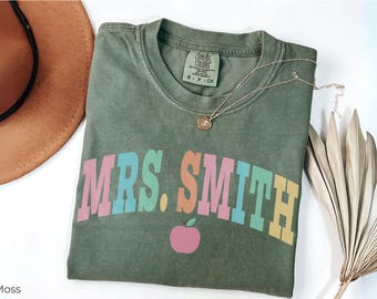 Custom Teacher Name Shirt, Comfort Colors® Personalized Apple Teacher T-shirt, New Teacher Gift, Teacher Team Shirt, Back To School