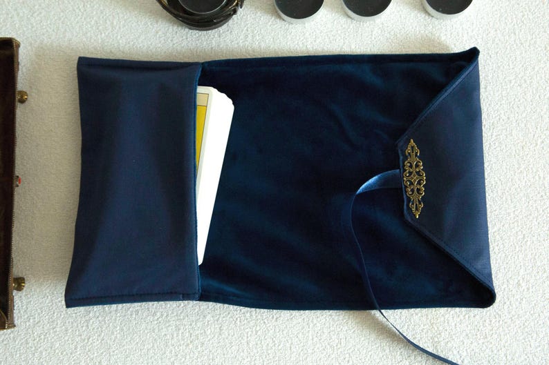 Blue Tarot card wrap, Velvet Tarot Bag, Tarot card holder, Tarot deck pouch, Spiritual Deck Case, Witchcraft, Oracle, Gift for Witches