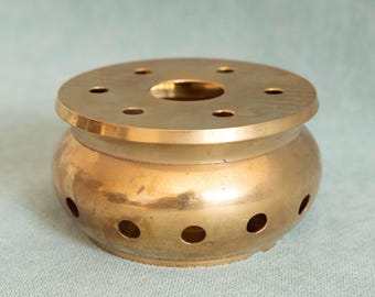 Vintage Brass Cauldron Bowl with Lid – Incense Burner, Witch Altar Decor, Ritual Offering Vessel, Spell Pot, Gift for Witches