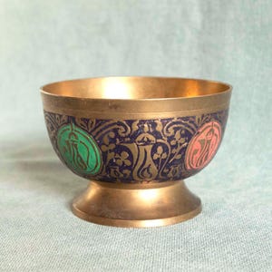 Vintage mässingsritualkittel – häxofferskål, rökelsekar, oljelamphållare, altardekor, trollformelkruka, häxkonstgåva