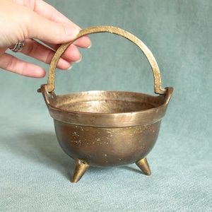 Vintage  Witch Bowl, Brass Ritual Offering Cauldron, Spell Pot, Altar Decor, Incense Burner, Witchcraft Tools, Gift for Witches