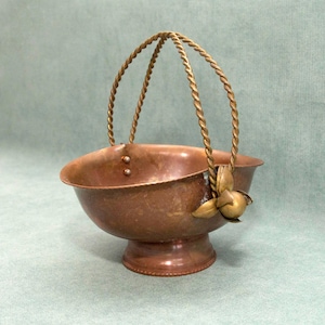 Vintage Copper Ritual Cauldron– Witch Offering Bowl, Incense Burner, Oil Lamp Holder, Altar Decor, Spell Pot, Witchcraft Gift