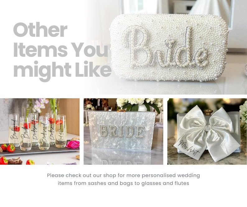 Pode incluir: Uma clutch branca com contas com a palavra "Bride" escrita em letras prateadas. A clutch &eacute; retangular e tem uma textura semelhante &agrave; p&eacute;rola. A imagem tamb&eacute;m mostra outros acess&oacute;rios de casamento.