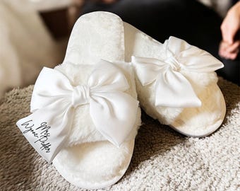 Personalized Bride Slippers, Bride to be Slippers, Future Mrs Slippers, Personalized Wedding Slippers, Personalized Bow Slippers