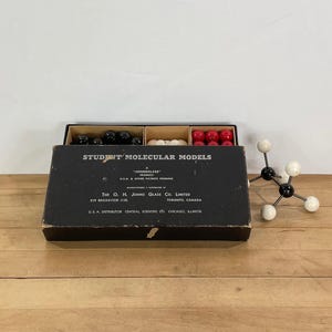 Student Molecular Model Kit by O.H. Johns Glass Co of Toronto, Canada
