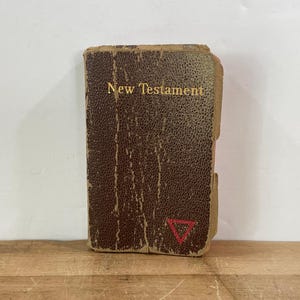 C 1942 Military Issued Pocket Size New Testament Bible, Army Issued Bible, The American Bible Society WW2 Bible