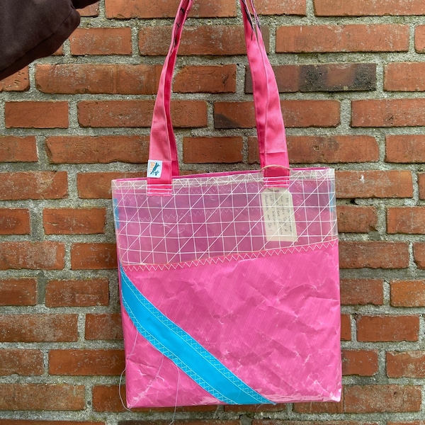 Tasche aus Surf-Segel Folie Pink Blau transparent | Beuteltasche stabil