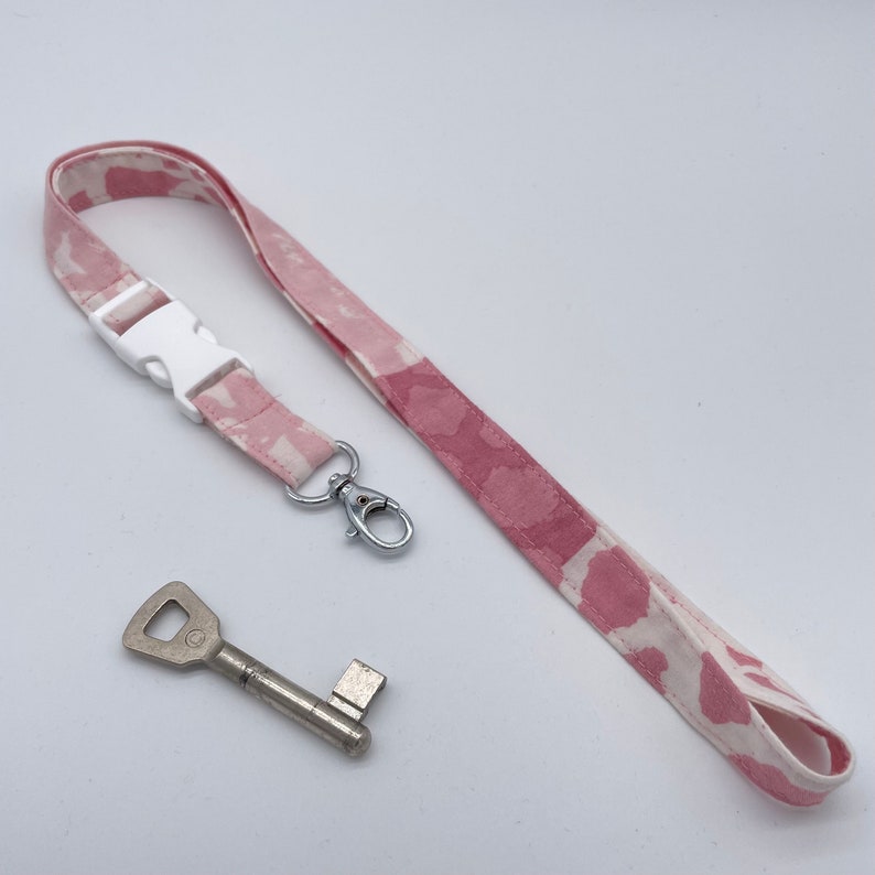 Buntes Schlüsselband mit Steckschnalle & Karabiner Umhängeband mit Verschluss Clip trennbar Rosa weißes Muster