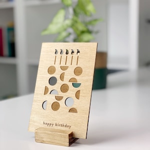 Carte d'anniversaire en bois, Carte en bois personnalisée unique, Gâteau de joyeux anniversaire, Cadeau message personnalisé, Écriture gravée à la main
