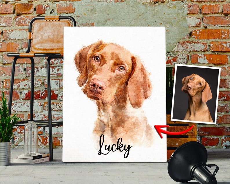 K&ouml;nnte beinhalten: Aquarellmalerei eines braunen Hundes mit dem Namen "Lucky" darunter. Der Hund schaut nach links.