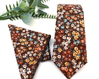 Krawatte mit Blumenmuster in gebranntem Orange: Accessoires für Herren zur Herbsthochzeit