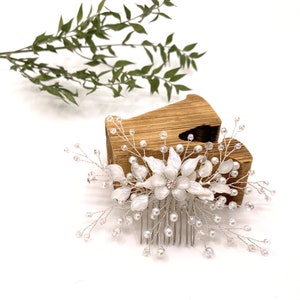 Pearl Hair comb, Bridal hair comb, pearl comb, Flower pearl comb, Bridal flower comb, Pearl bridal hair, Wedding hair comb, Hair accessories