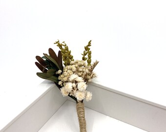 Lavender dried flower boutonniere, Olive green dried boutonniere, bohem lavender boutonniere, groom's flower boutonniere, wedding buttonhole