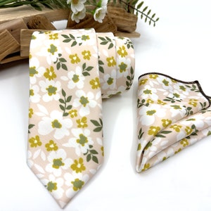 Green Floral Tie, Light Blush Pink Background Tie, Floral Men&#39;s Tie,  Floral Wedding Tie, Groomsman Tie, Groom Tie, Gift Tie, Wedding Tie