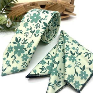 Sage Green Floral Necktie: Men&#39;s Wedding Tie